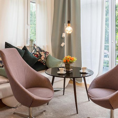 Apartment Am Apfelbaum รอยท์ลิงเงน ภายนอก รูปภาพ