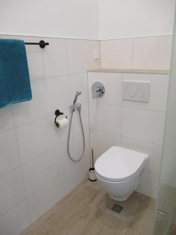 Apartment Am Apfelbaum รอยท์ลิงเงน ภายนอก รูปภาพ
