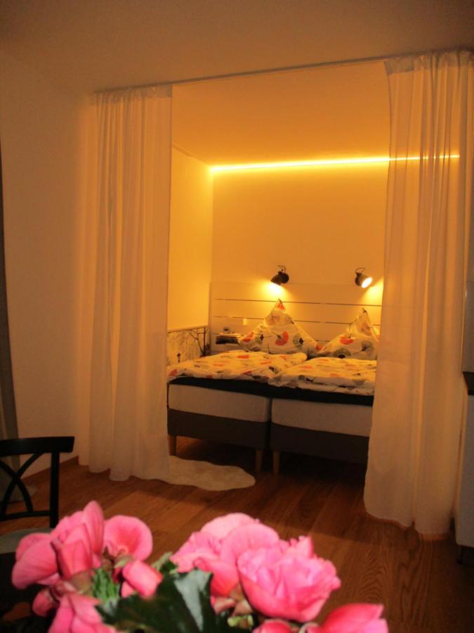 Apartment Am Apfelbaum รอยท์ลิงเงน ภายนอก รูปภาพ