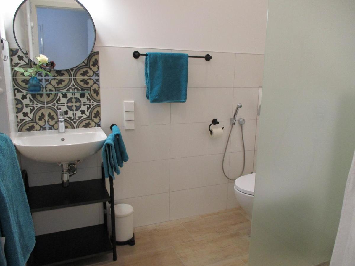 Apartment Am Apfelbaum รอยท์ลิงเงน ภายนอก รูปภาพ
