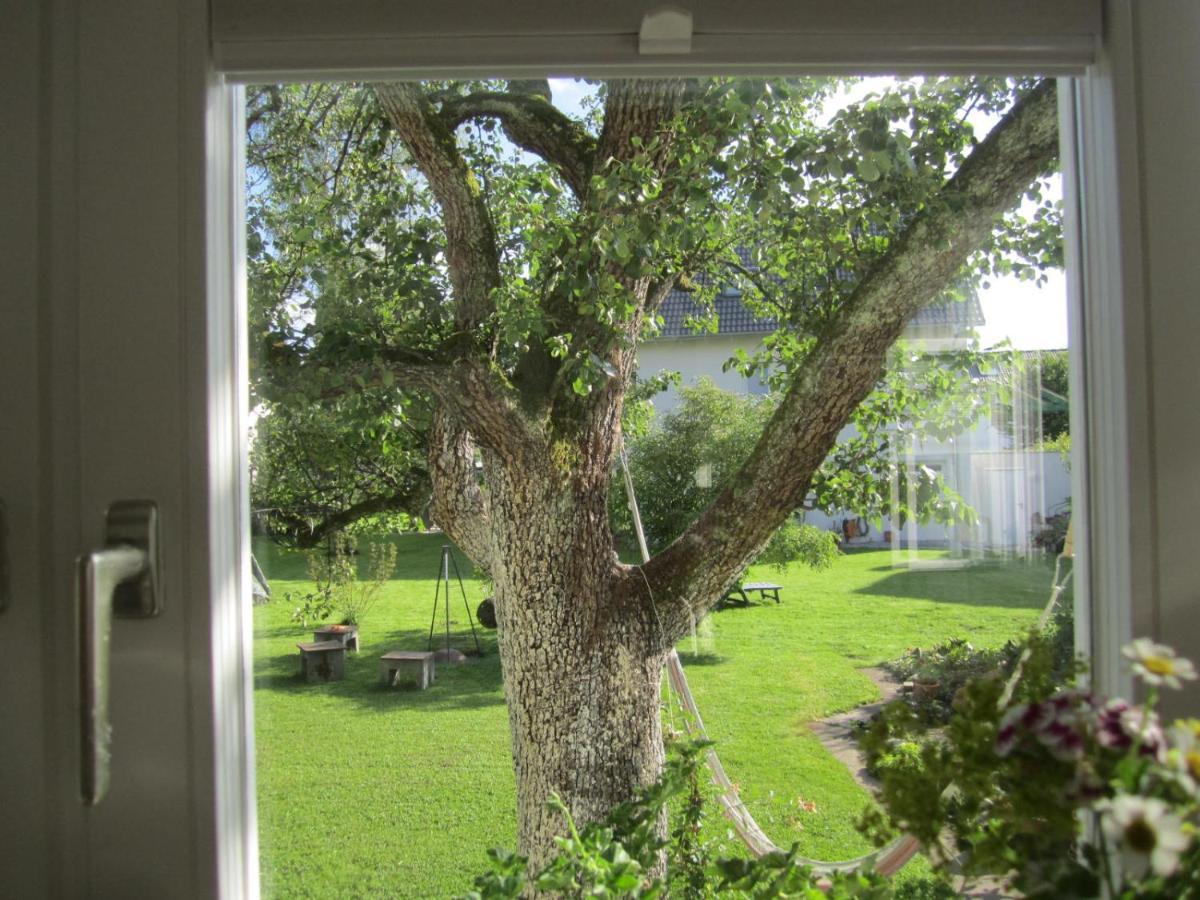 Apartment Am Apfelbaum รอยท์ลิงเงน ภายนอก รูปภาพ